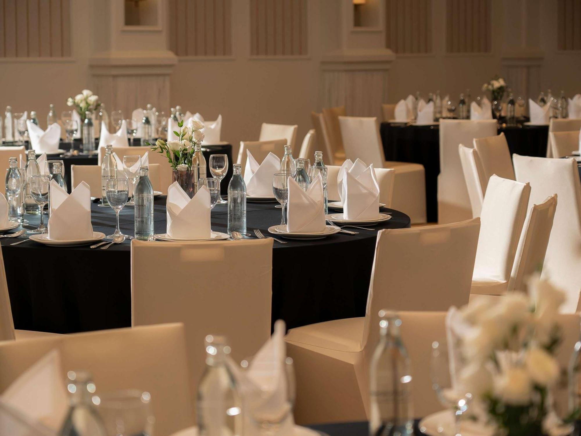 Moevenpick Myth Hotel Patong Phuket المظهر الخارجي الصورة The ballroom at the 2011 awards ceremony