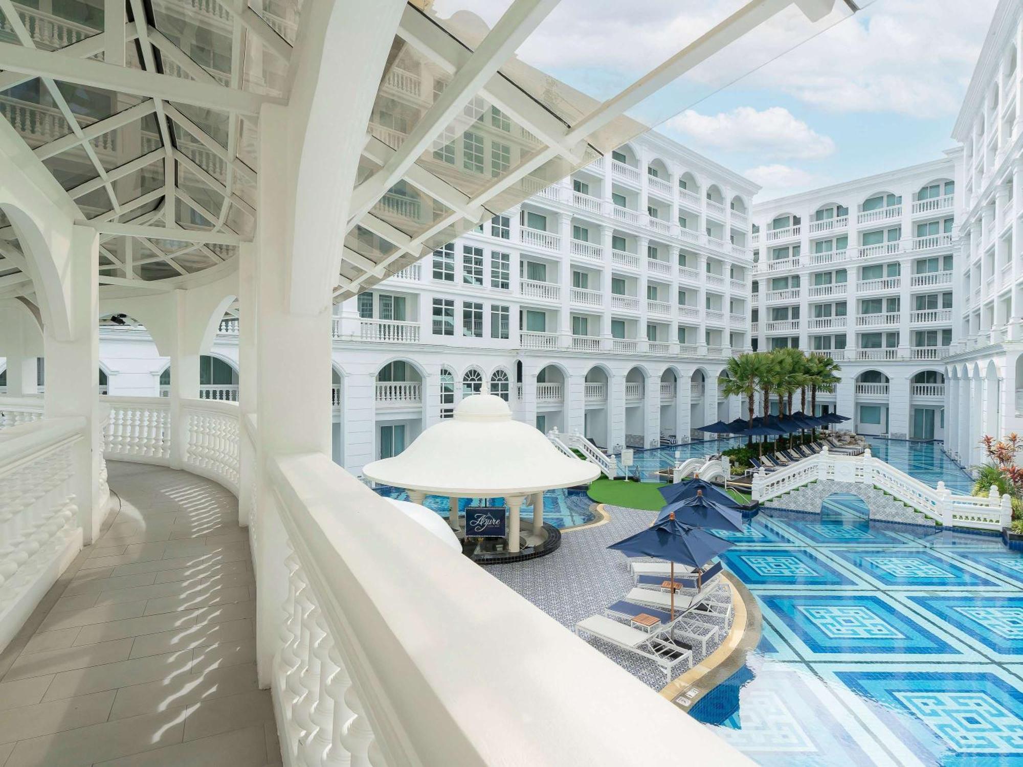 Moevenpick Myth Hotel Patong Phuket المظهر الخارجي الصورة The pool at the E&O 88